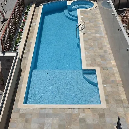 Atina Hotel 4*