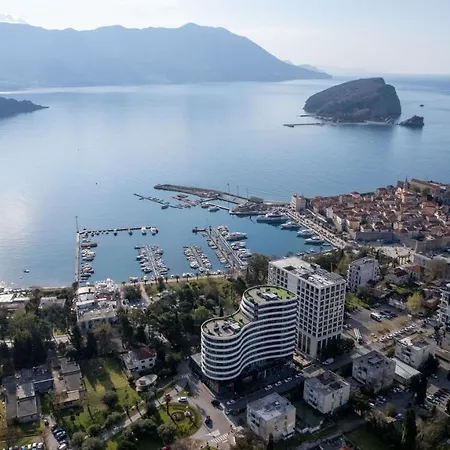 Atina Hotel 4*