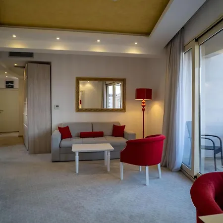 Hotel Atina