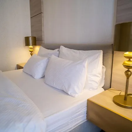 Hotel Atina 4*