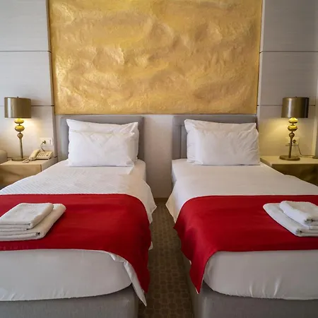 Hotel Atina 4*