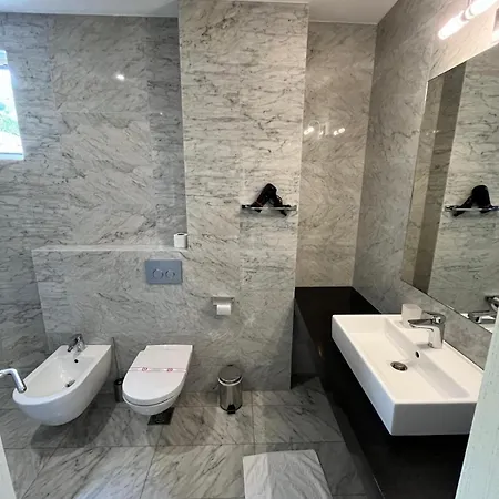 Hotel Atina 4*