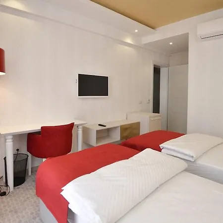 Atina Hotel 4*