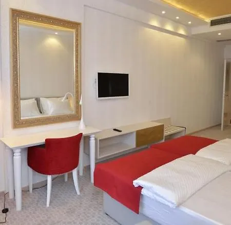 Hotel Atina 4*