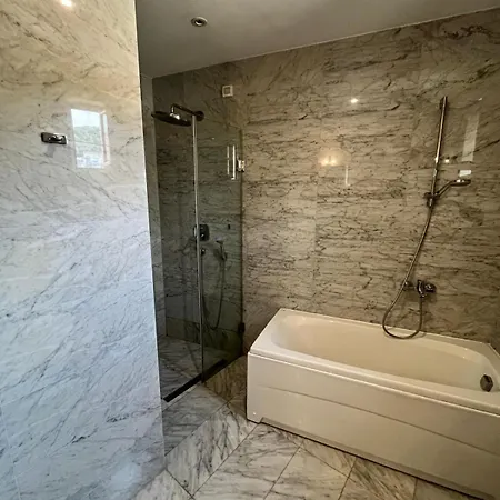 Atina Hotel 4*