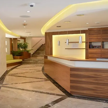 Atina Hotel 4*