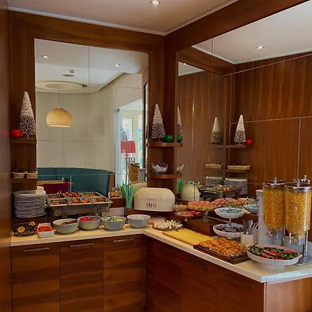 Hotel Atina